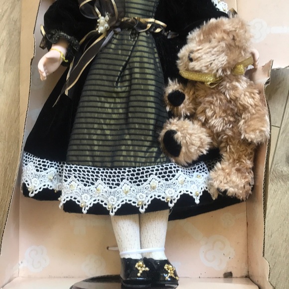 Doll - Picture 4 of 4